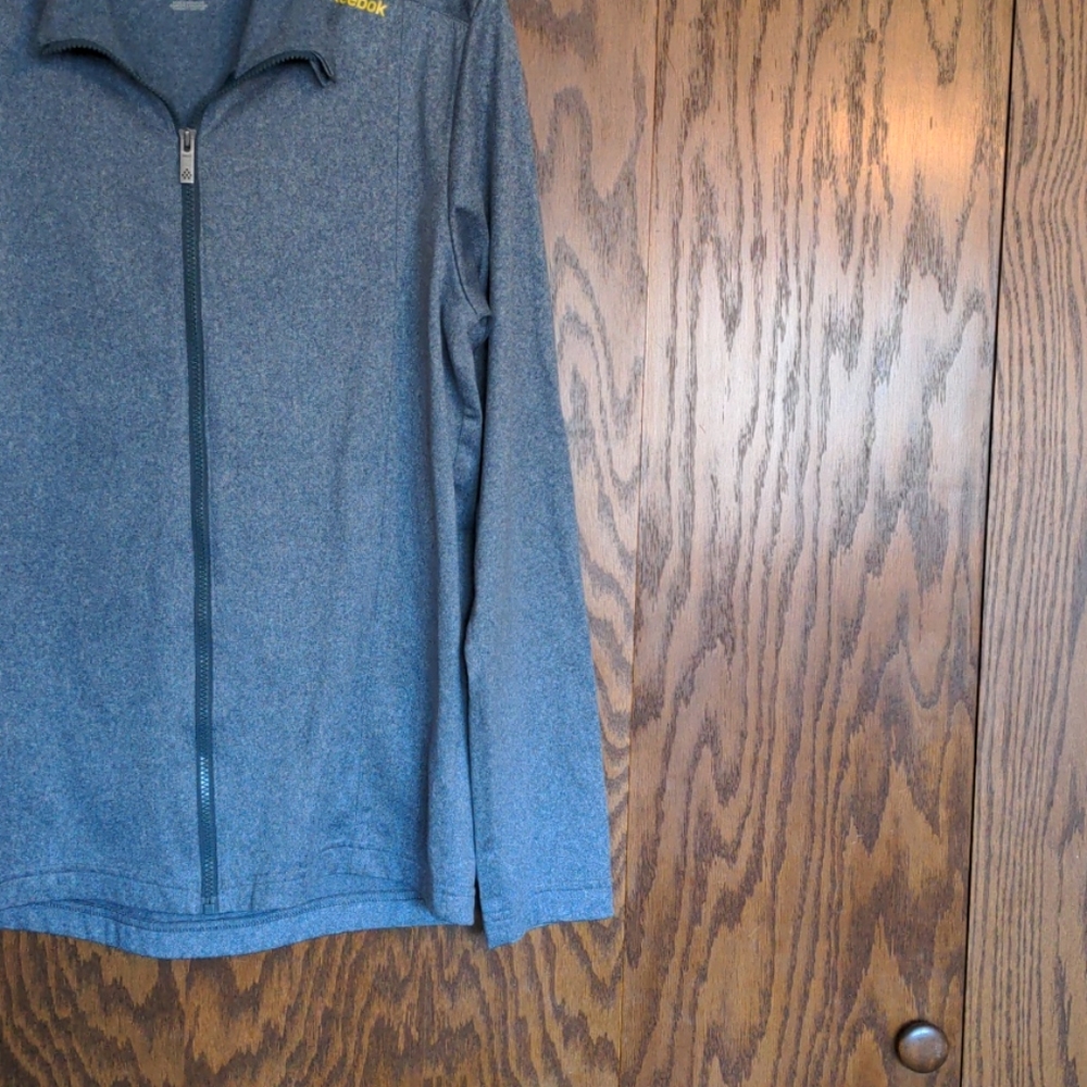 Mens large fill zip Reebok. - Picture 2 of 4